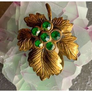 Maple leaf Vintage Brooch with Green stones, Gold tone